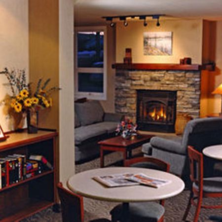 Coast Fraser Tower Yellowknife Interior foto