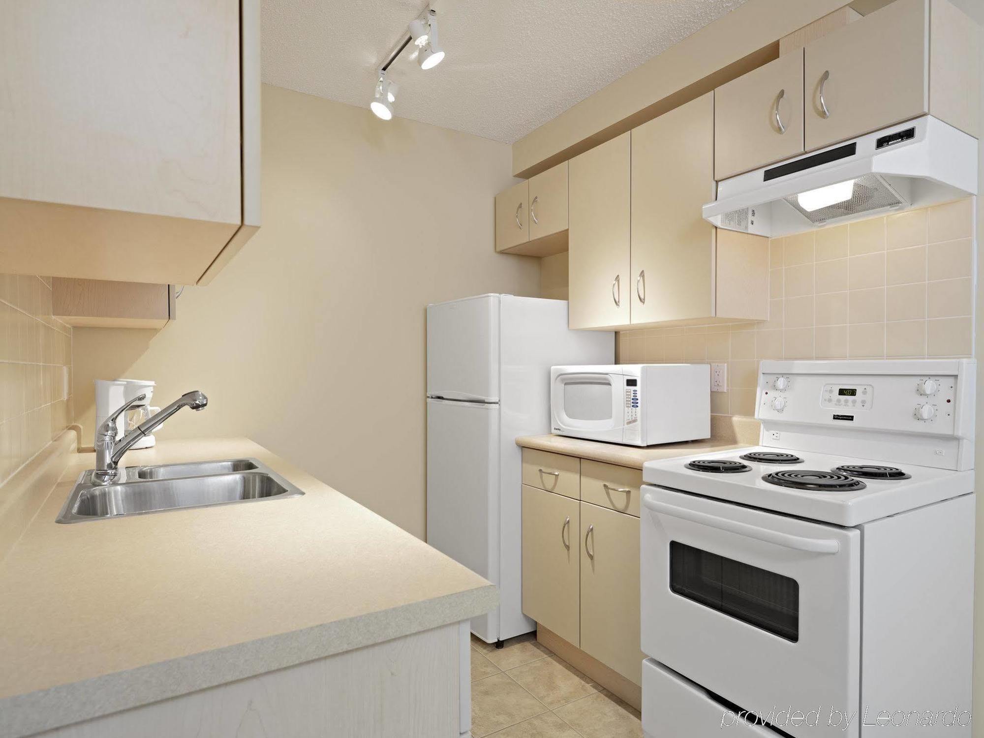 Coast Fraser Tower Yellowknife Exterior foto